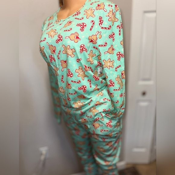 NWTBrand New Disney Parks Mickey Mouse Holiday Treats Sleepwear Set Women Size M - Picture 5 of 8